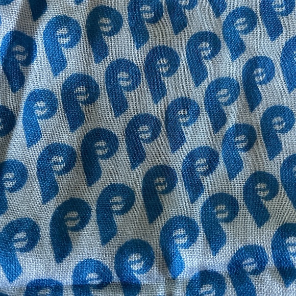 Philadelphia Phillies Baseball Blue Logo Women’s Fashion Scarf - Picture 3 of 3